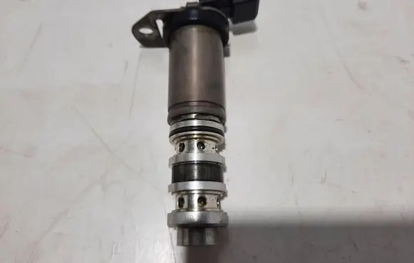 BMW 1 E81 E87 Camshaft vanos timing valve 7584115