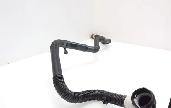 Tesla Model 3 Engine coolant pipe/hose 107758800C