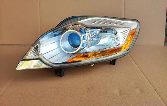 Ford Kuga I Headlight/headlamp 8V4113D155BF