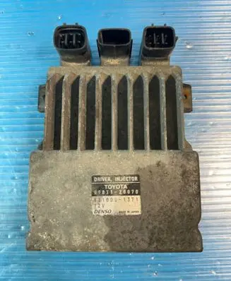Toyota Avensis T250 Fuel injection control unit/module 8987120070 1310001371