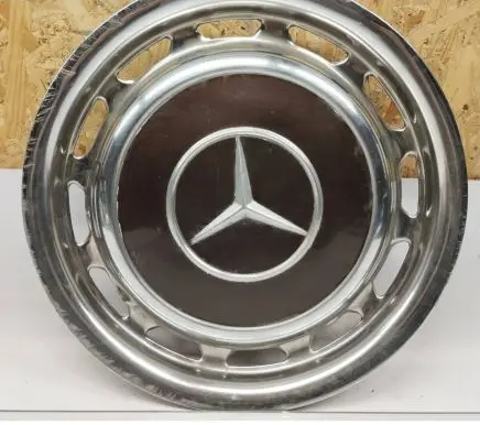 Mercedes-Benz S W116 R14 wheel hub/cap/trim 1154010324