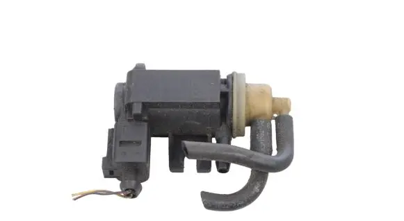 Volkswagen Golf VII Turbo solenoid valve 04L131051F