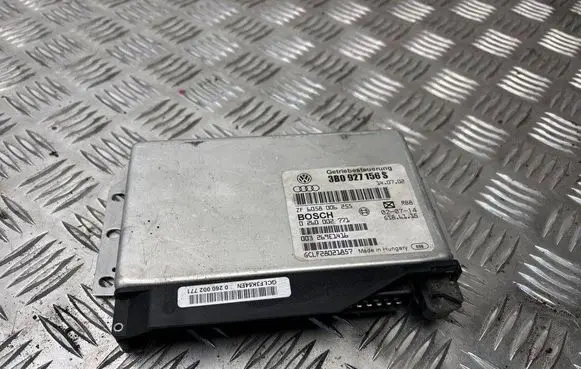 Volkswagen PASSAT B5.5 Gearbox control unit/module 3B0927156S ZF6058006255 0260002771