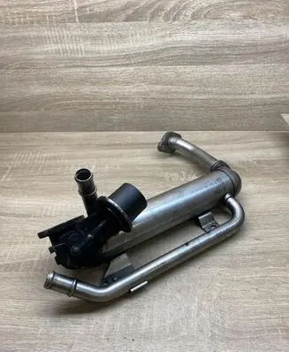 Volkswagen PASSAT B6 EGR valve cooler 03G131512AD