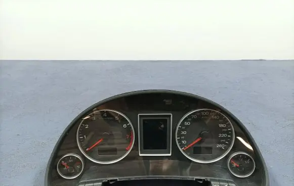 Audi A4 S4 B7 8E 8H Speedometer (instrument cluster) 8E0920901C