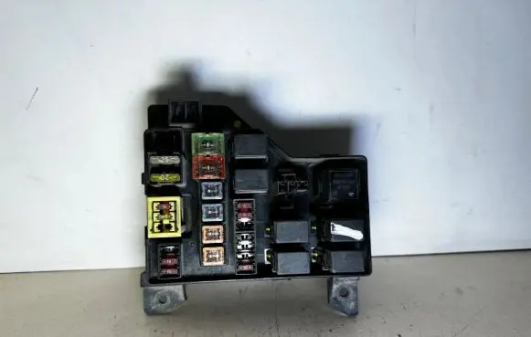 Volvo S40, V40 Fuse module V23074 V23134B52X240 V23134B52