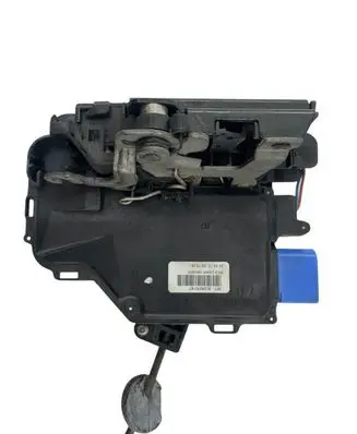 Volkswagen Touran II Front door lock 3D2837015T
