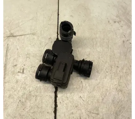 Mercedes-Benz E W211 Coolant heater control valve A2118320034