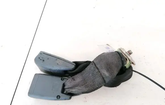 Mazda 323 Rear seatbelt buckle