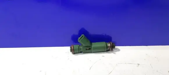 Volvo S60 Fuel injector 9470229 6900366