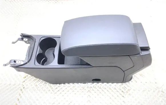 Seat Leon (5F) Armrest 