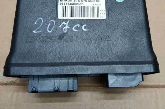 Peugeot 207 CC Trunk lid opening control unit 