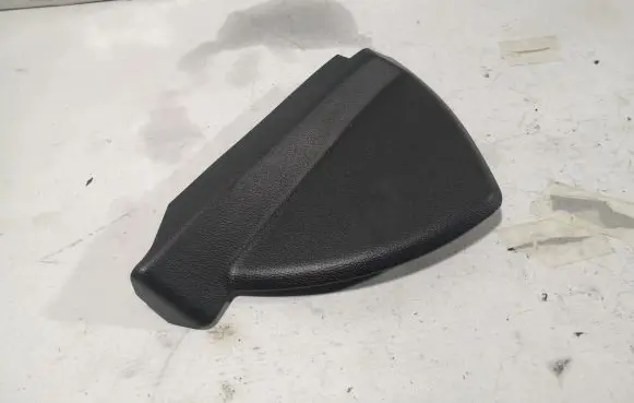Mercedes-Benz C W204 Dashboard side end trim A2046800178