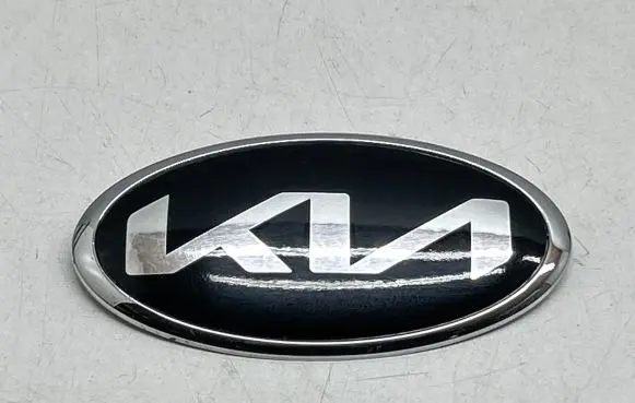 KIA Optima Manufacturer badge logo/emblem 863183R500 38500