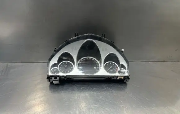 Mercedes-Benz E W212 Speedometer (instrument cluster) A2129001710 A2C53427634 A2049024102