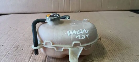 Hyundai Bayon Coolant expansion tank/reservoir