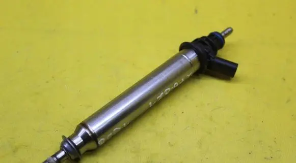 Mercedes-Benz GLE (W166 - C292) Fuel injector