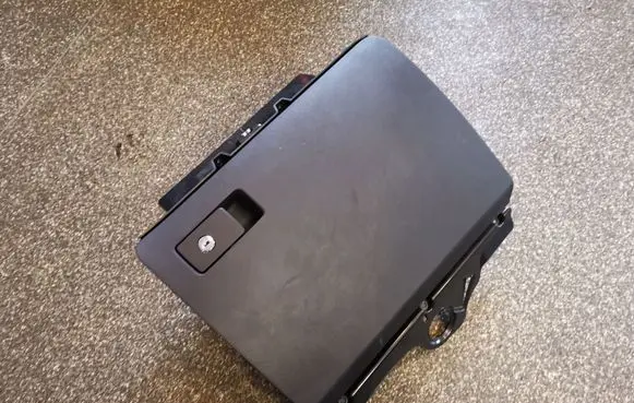 Glove box set