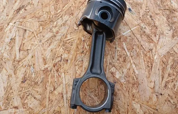 Renault Trafic II (X83) Piston with connecting rod