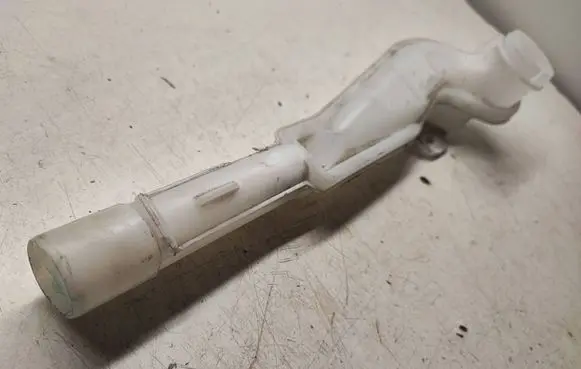 Chevrolet Camaro Window washer liquid tank fill tube 231332S3 16936 23153233