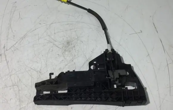 Audi Q3 8U Front door exterior handle/bracket 8U0837885