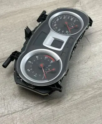 Renault Megane II Speedometer (instrument cluster) 2RPF10A855A 8200305020 LEHA031477