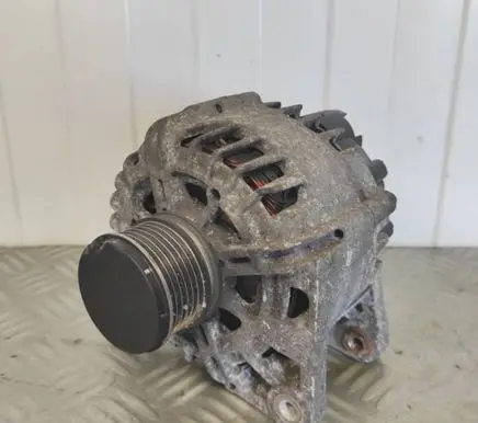 Nissan Juke I F15 Generator/alternator 231000027R 212097928