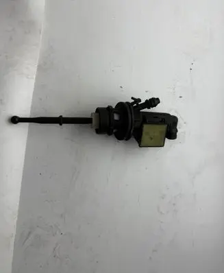 Volkswagen PASSAT B7 Clutch master cylinder 3C0721388K