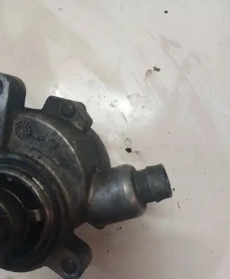 Volvo V70 Vacuum pump 30731825