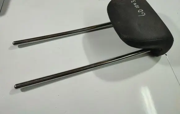 Mercedes-Benz R W251 Front seat headrest 
