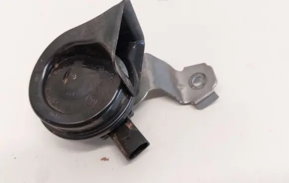 Volkswagen Golf VI Horn signal