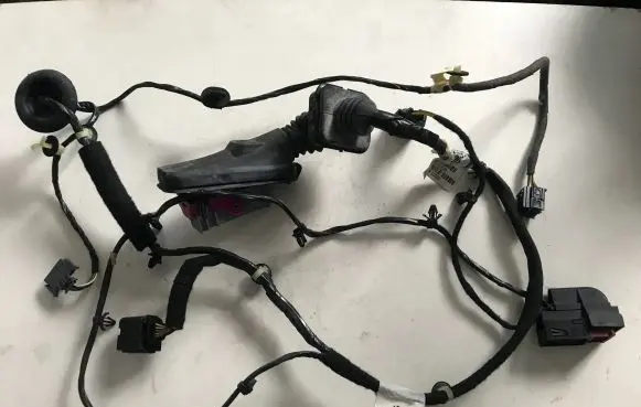 Opel Zafira C Front door wiring loom 13435960
