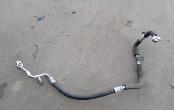 Subaru Legacy Air conditioning (A/C) pipe/hose
