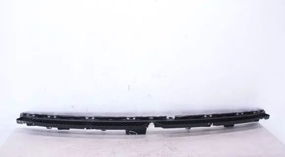 Rear bumper mounting bracket