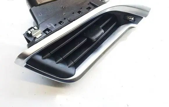 Peugeot 208 Dash center air vent grill 9633131777