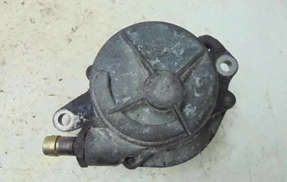 BMW 5 E34 Vacuum pump
