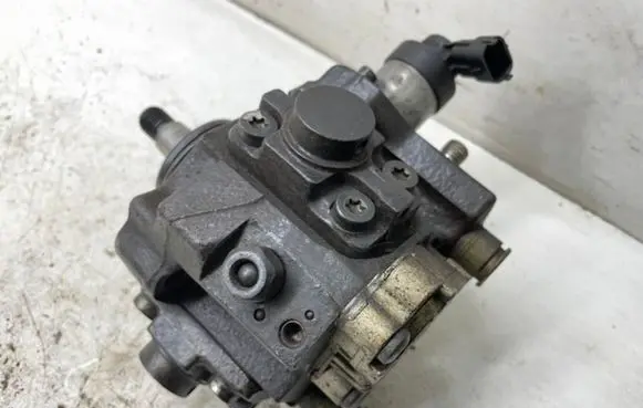 Hyundai H-1, Starex, Satellite Fuel injection high pressure pump 331004A410