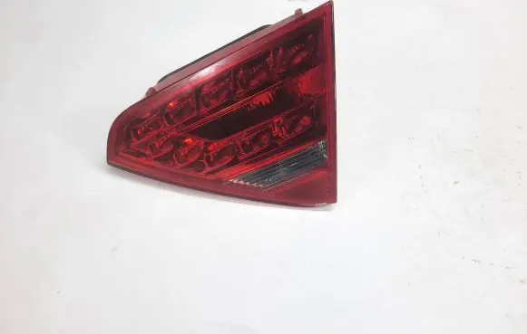 Tailgate rear/tail lights