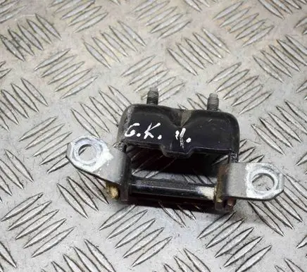Nissan NP300 Rear door lower hinge