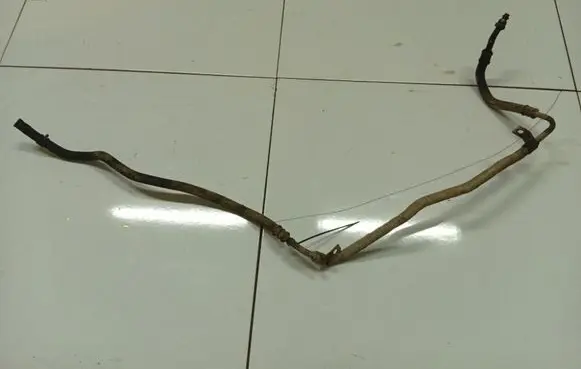 Mitsubishi Endeavor Power steering hose/pipe/line 