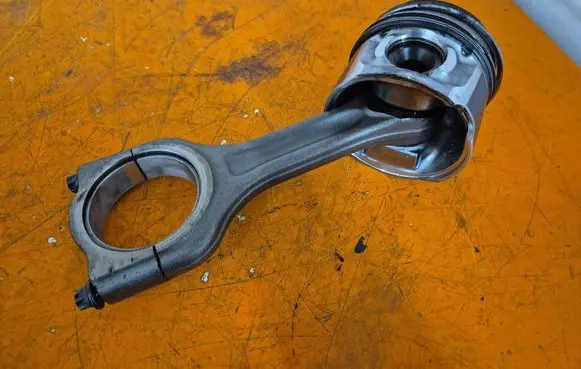 Peugeot 207 CC Piston 75L93