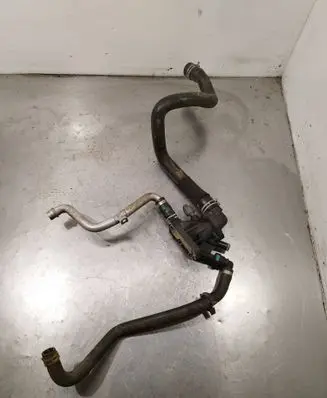 Ford Focus Thermostat housing cm5g8d036aa cv618260vf