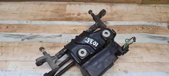 Volkswagen Fox Front wiper linkage and motor F006C20008