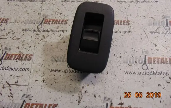 Toyota Auris 150 Electric window control switch
