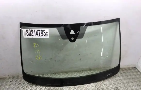 Seat Leon IV Front windscreen/windshield window 