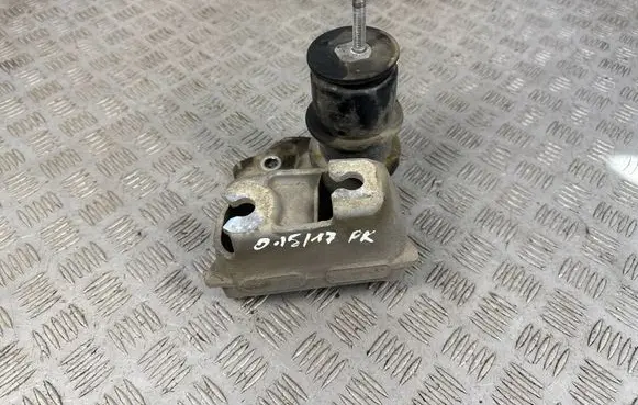 Subaru Outback (BS) Engine mount bracket 