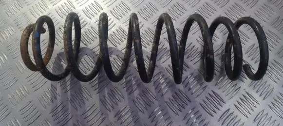 Volkswagen Golf III Rear coil spring