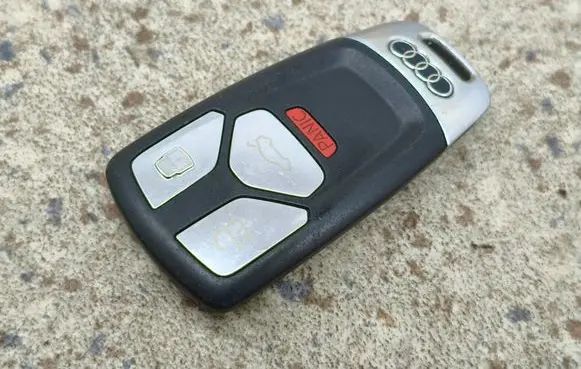 Audi Q7 4M Ignition key/card 4M0959754AK H400105105