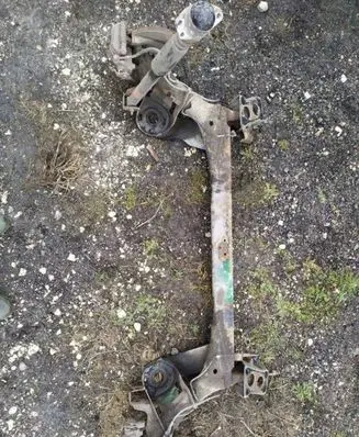 Volkswagen Golf IV Rear axle beam with reductor 