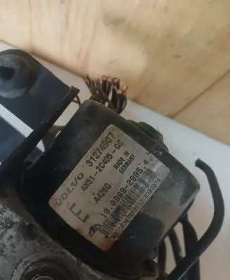 Volvo V50 ABS Pump 31274908 09W466 10096004343